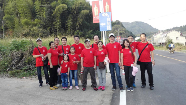 重走良時(shí)路，愛(ài)心在路上